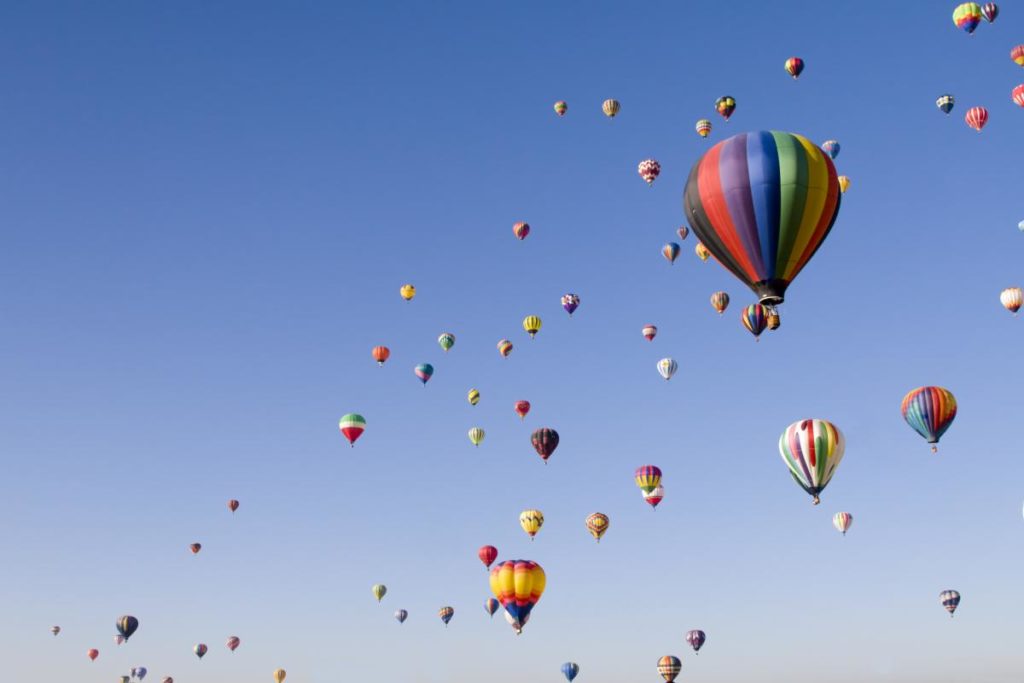 FAMILY OFFICES AND CROSS-BORDER SUCCESSION PLANNING DURING COVID-19, air baloons legacy philanthropy iStock 172399131 0