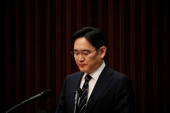 Samsung heir apologises over succession, labour controversy 1 Samsung heir apologises over succession, labour controversy,