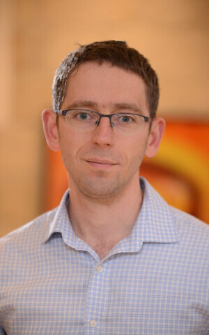 As banks refuse to lend, small firms’ crunch highlights lack of credit options, Ogen David Angel 300x480 1