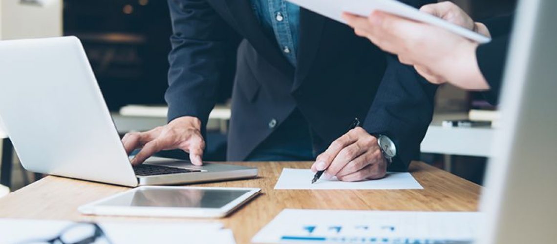 business-team-work-brainstroming-meeting-in-page