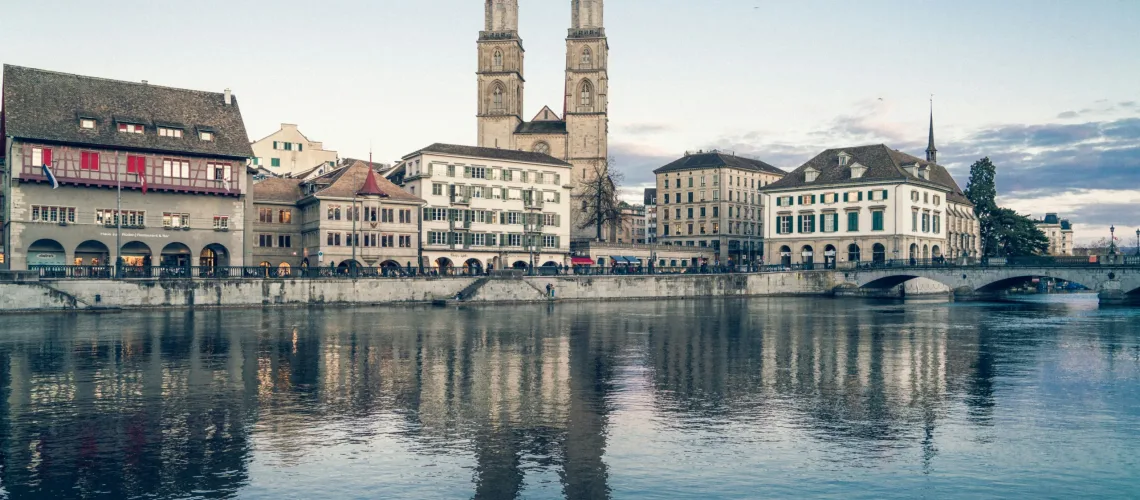 claudio-schwarz-3G8lNeqg2TQ-unsplash